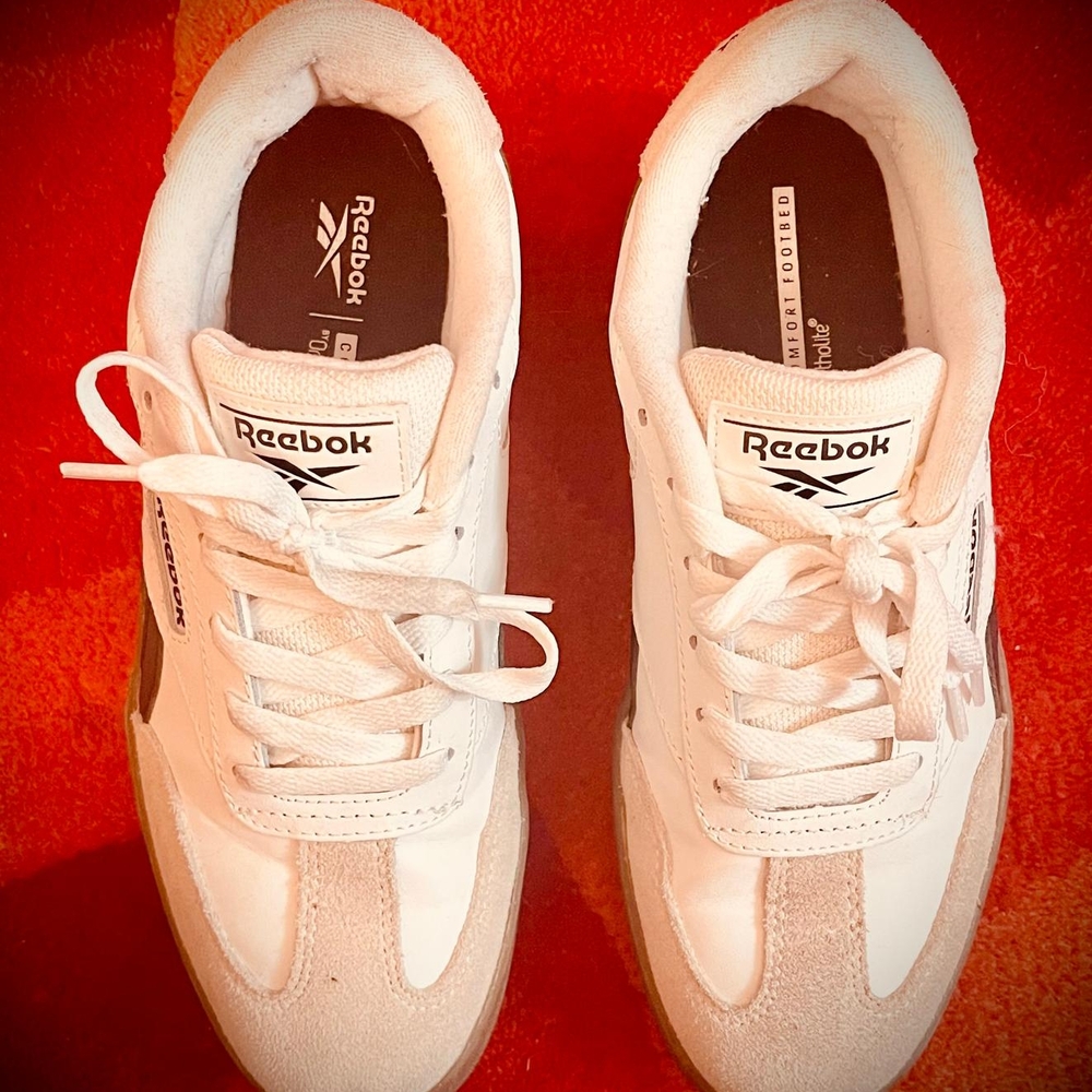 Reebok Ortholite White and Black + Gum Colored Sole, Classic Sneakers. Size:7.5. - Picture 2 of 4